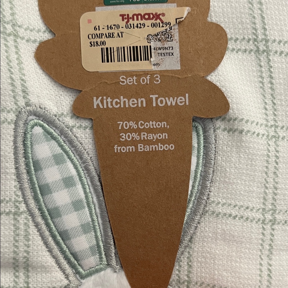 Easter Bunny & Carrot Kitchen Towels - Green, White, Pink Bundle of 11 towels - Picture 7 of 9